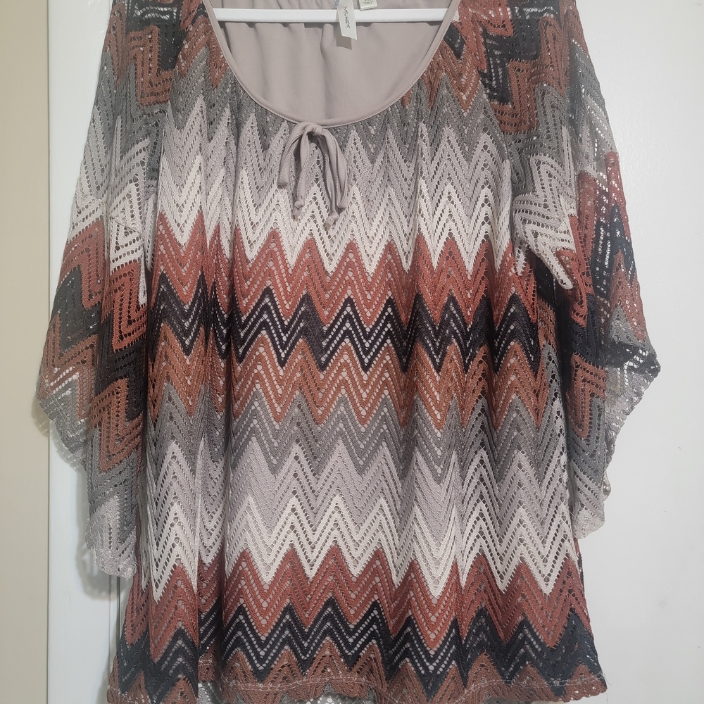 Tacera Chevron Blouse in Earth Tones